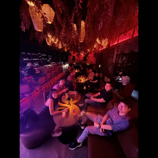 Party Singapore – Bespoke Pub Crawl at Sm00bar