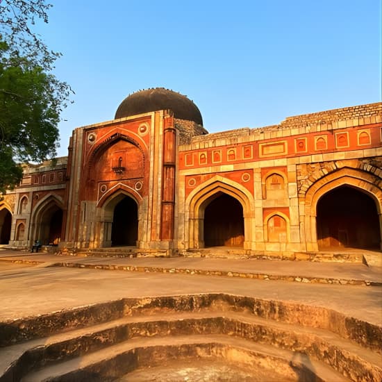 Premium Hidden Jewels of Delhi Cycling Tour – The First Chapter of Delhi at Qutab Minar