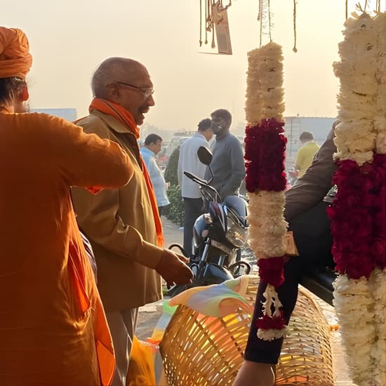 Private Half-Day Delhi Flower Market Tour at Agricultural Produce Marketing Committee, New Delhi, India