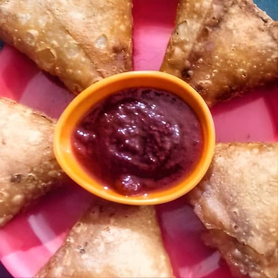 Pune Food & Snack Tasting Walking Tour at Venky’s Cafe Goodluck, Pune, India