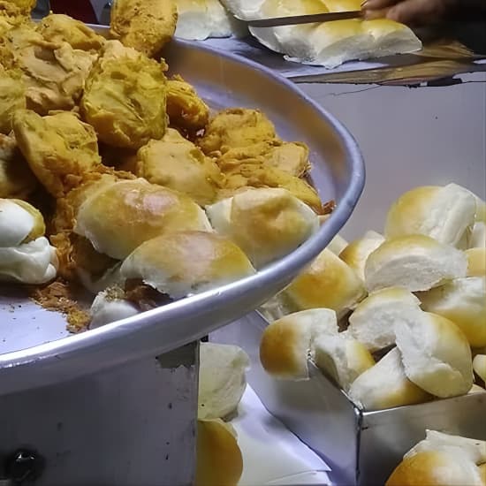 Pune Food & Snack Tasting Walking Tour at Venky’s Cafe Goodluck
