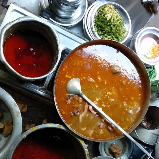 Story of Spices- A Food Tour of Agra at Jama Masjid